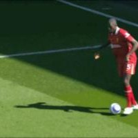 英超官方：凯莱赫放倒佩雷拉非点球，判定双方相撞而非守方犯规