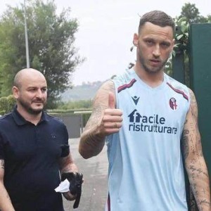 免费直播-签字！阿瑙正式告别海港加盟意甲 直言：因家庭离开